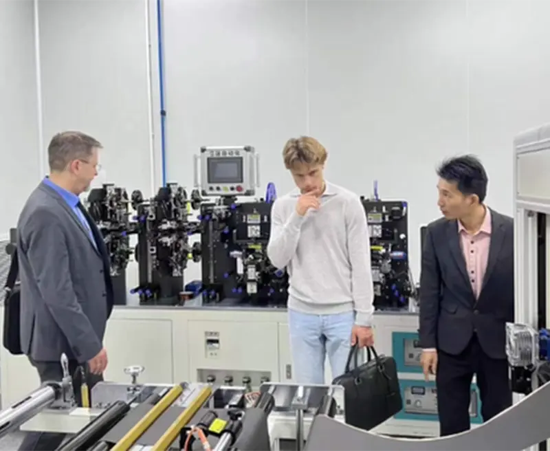 Porsche Visits WS77v